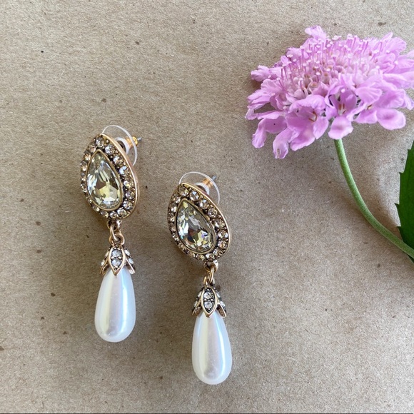 Vintage teardrop pearl earrings - Picture 1 of 10